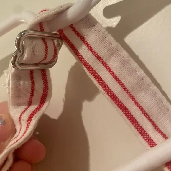 Brandy Melville Red and White Crop Top - Picture 8 of 8